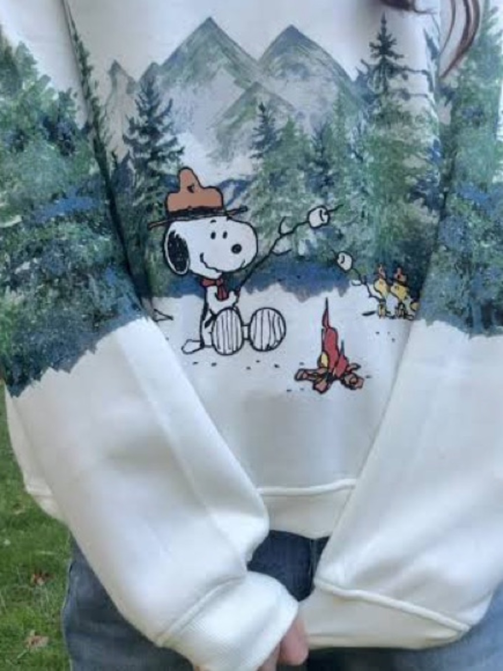 Peanuts 🥜 Cream Scenic Snoopy Crewneck Sweater with Forest Graphic - Picture 5 of 15